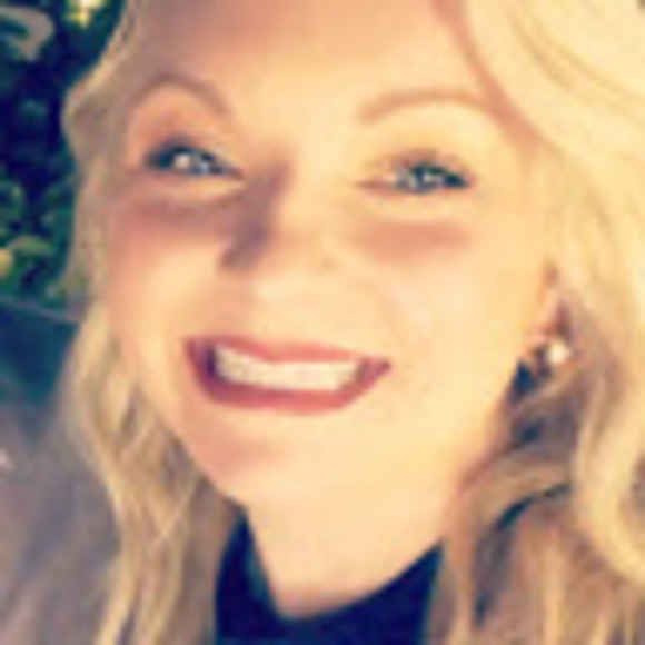 Meet your Posher, Kaitlin - Picture 1 of 1